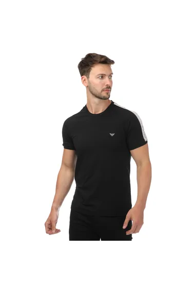 تيشيرت اسود بأكمام قصيرة