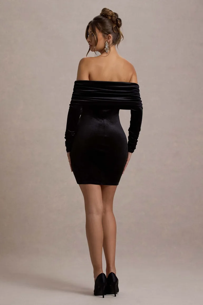 فستان قصير مخمل بأكمام طويلة بأكتاف مكشوفة - أسود - 1