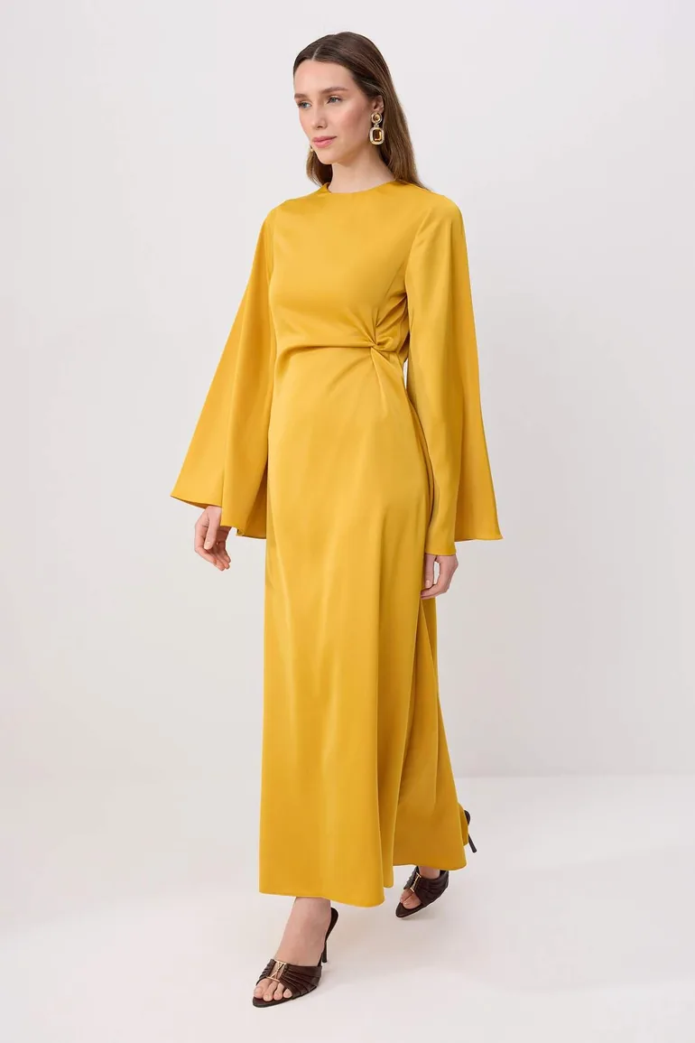 mustard yellow dress with hijab Mustard yellow dress with transparent bag  || Hijab outfits