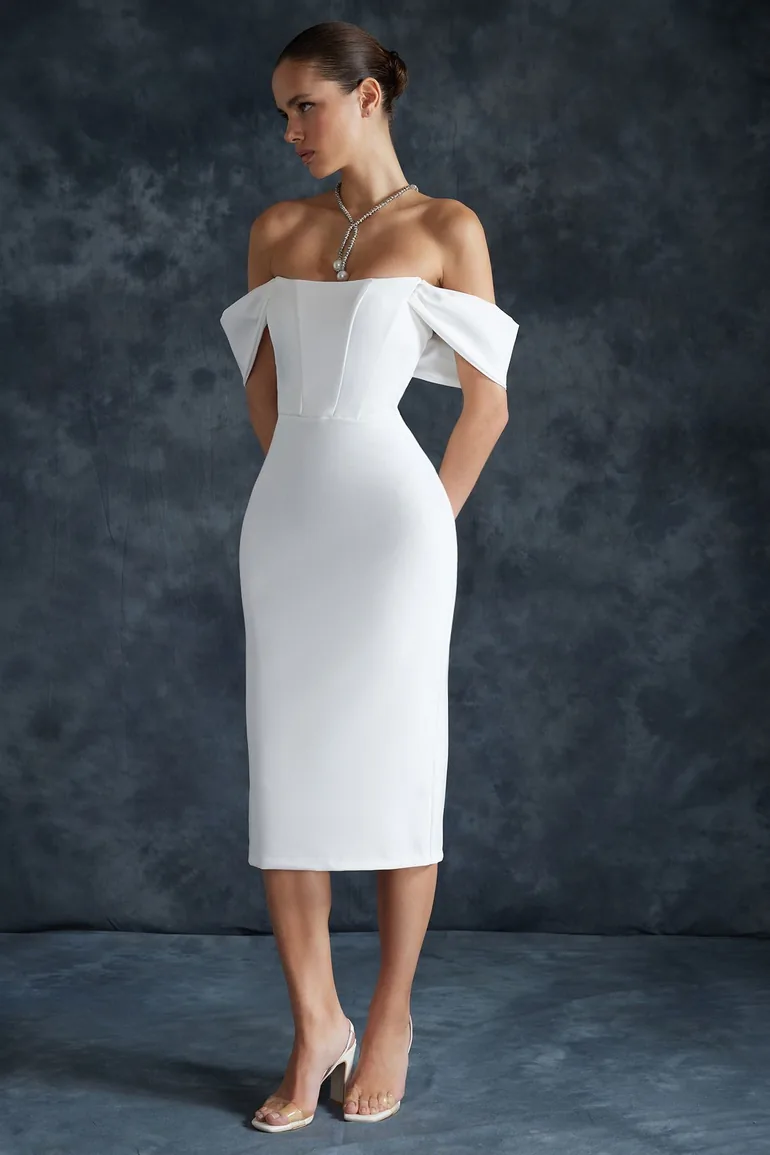 فستان زفاف ميدي ضيق بأكتاف مكشوفة - 4