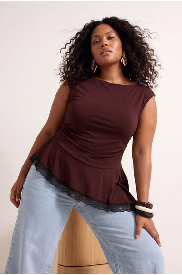 Brown Asymmetrical Ruffle Lace Hem Sandy Knitted Plus Size Blouse