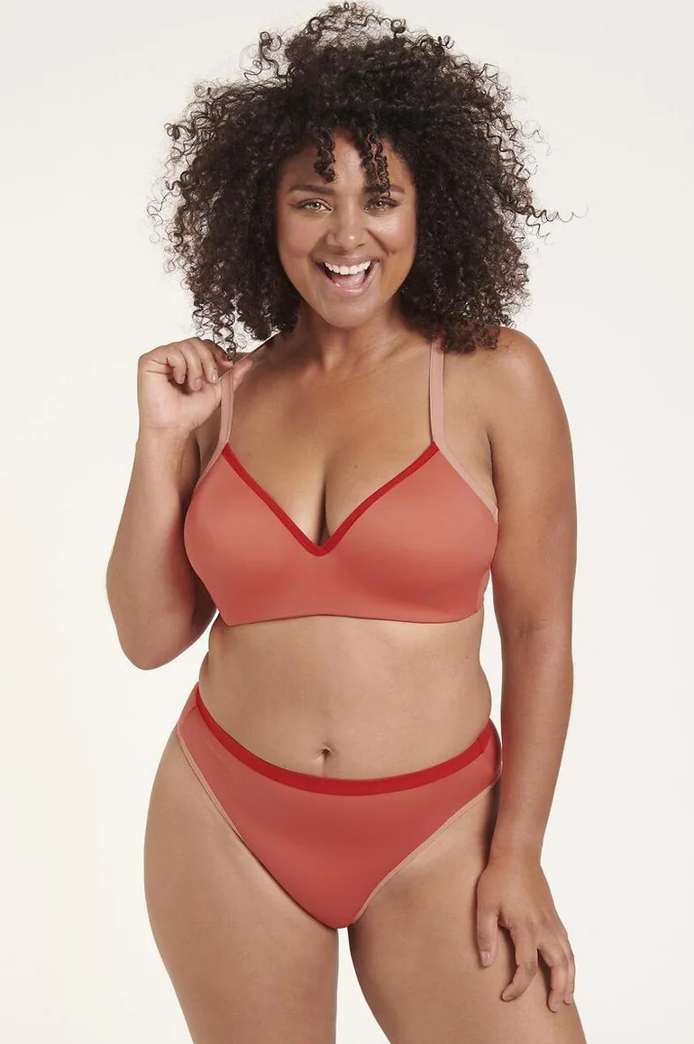 سروال بكيني بخصر عالي