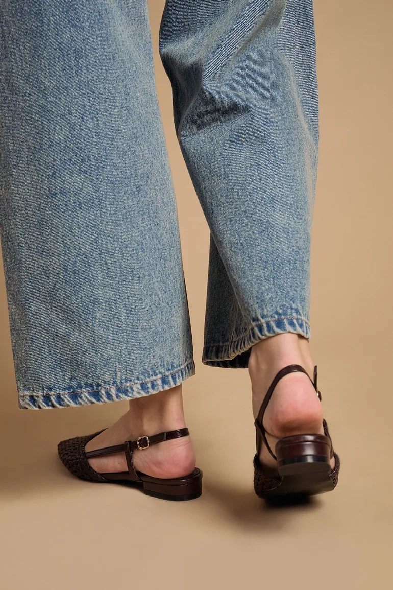 حذاء زحاف جلد صناعي بأبزيم خلفي - 1