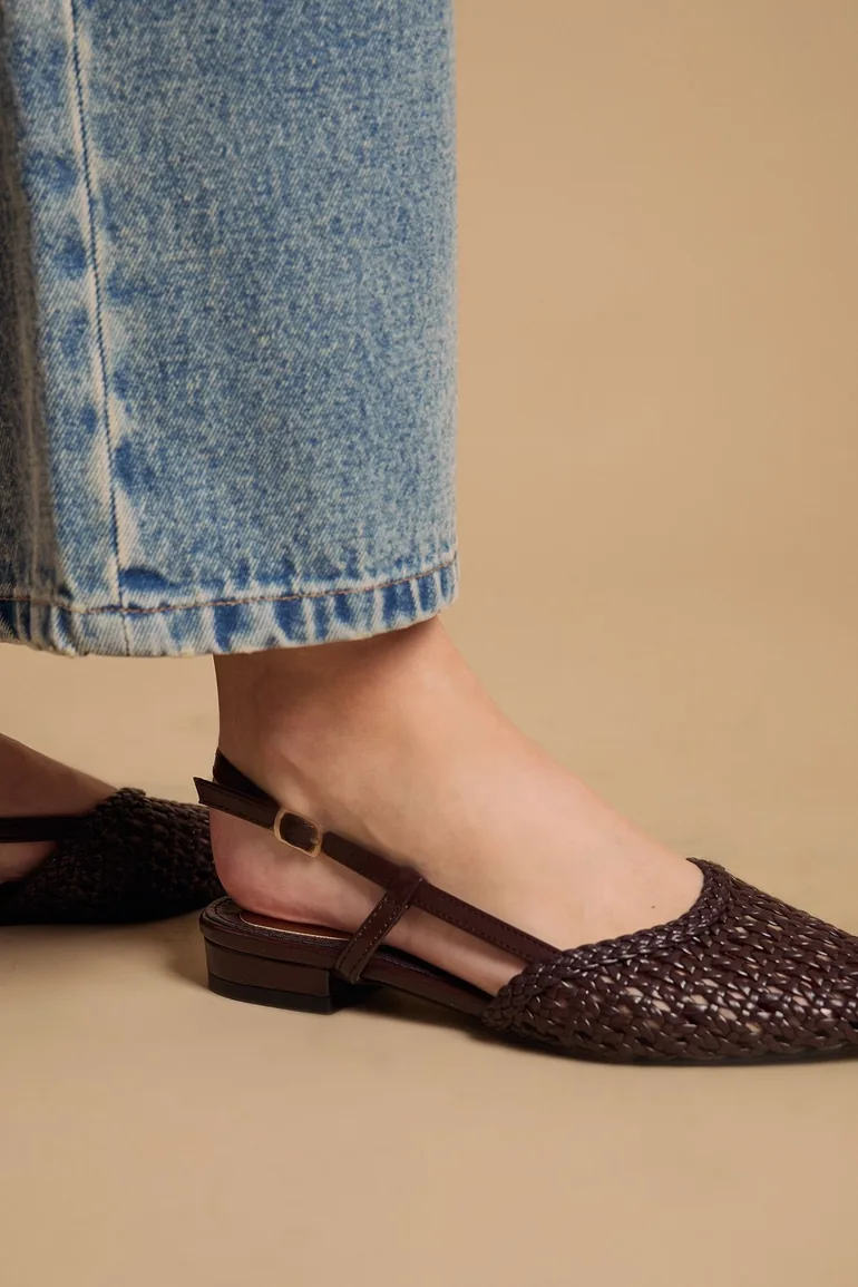 حذاء زحاف جلد صناعي بأبزيم خلفي - 2