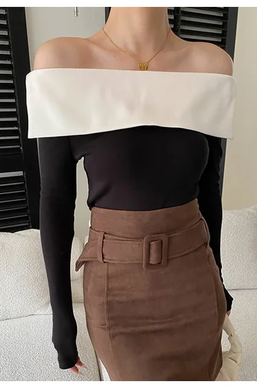 Contrast Flap Off-Shoulder Long Sleeve Top in Black for Coffee Meetups & Weekend Outings