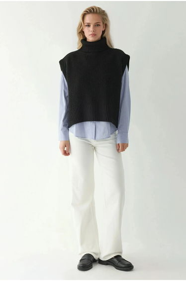 Relaxed Fit Turtleneck Sweater Vest