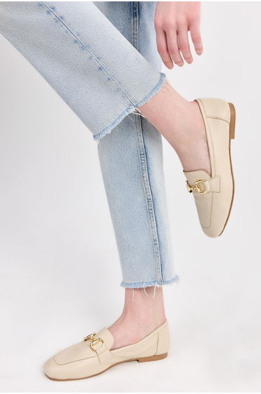 Women's Leather Bone Buckle Loafer