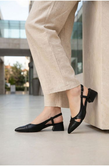 Women's Black Classic Heeled Shoes