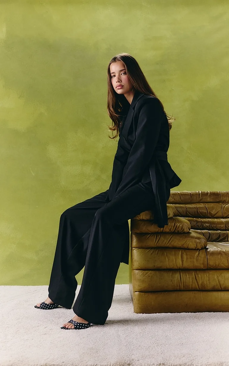 بليزر بتصميم واسع بحزام ساتان - أسود - 2