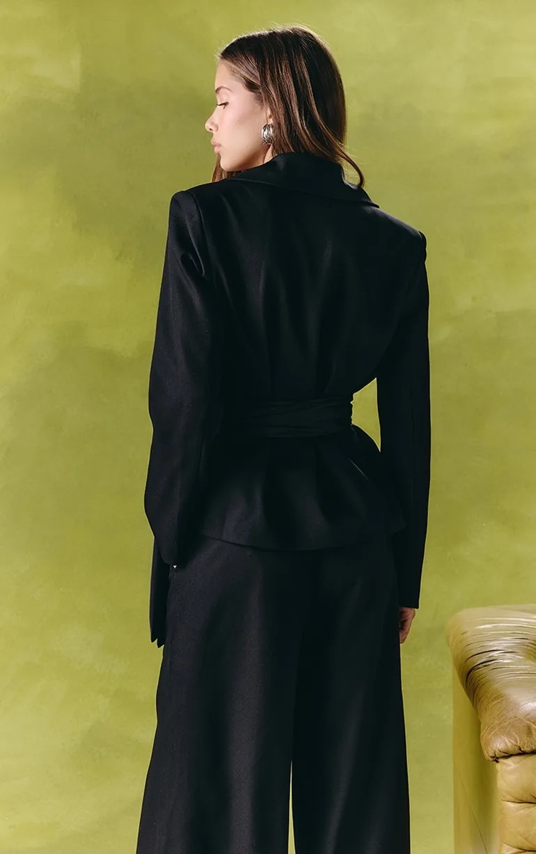 بليزر بتصميم واسع بحزام ساتان - أسود - 1