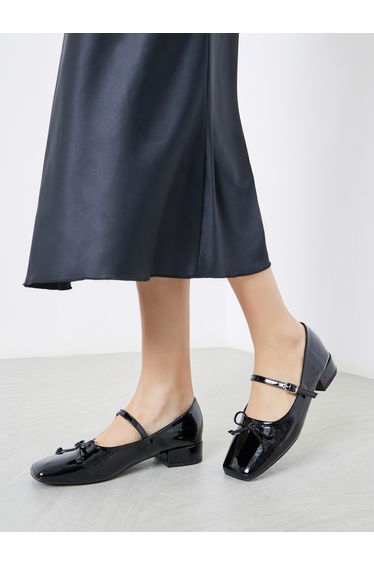 Black Patent Mary Jane Shoes
