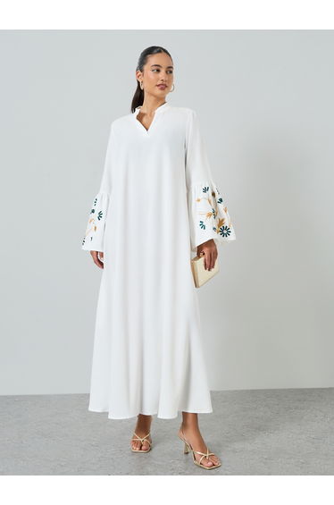 White Embroidered Collared A-Line Jalabiya