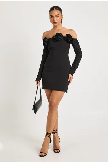 فستان قصير بأكمام طويلة بتفصيلة أزهار - أسود