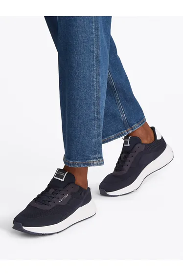 حذاء سنيكرز تومي هيلفيغر باللون الكحلي