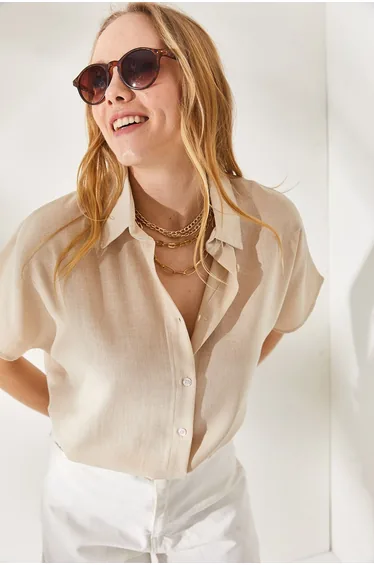 قميص بتصميم واسع