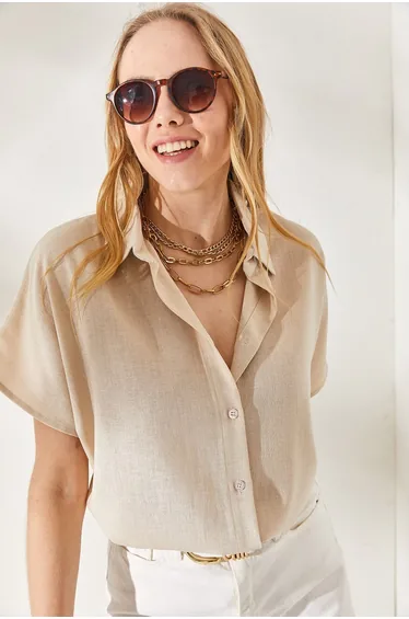 قميص بتصميم واسع