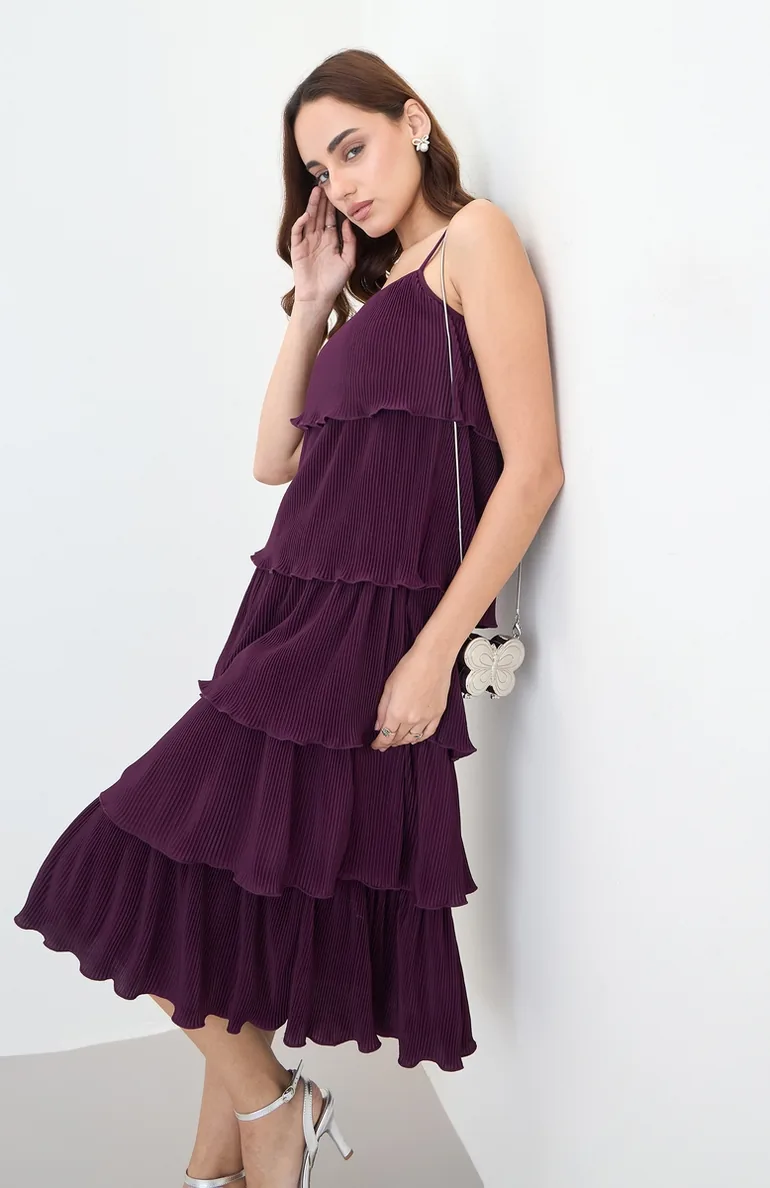 Burgundy Sleeveless Tiered Midi Dress Styli Red : Evening Dresses : VogaCloset Bahrain Burgundy Sleeveless Tiered Midi Dress Styli Red : Evening Dresses : VogaCloset Bahrain