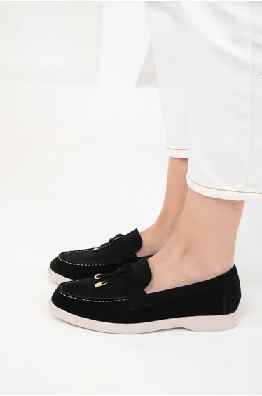 حذاء لوفر أسود بحزام