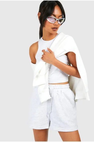 طقم شورت رياضي و بلوزة ريسير