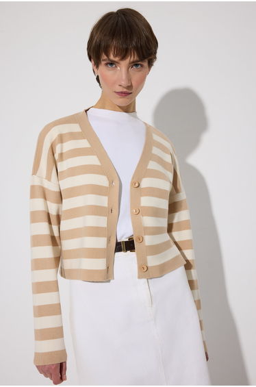 SOFT TEXTURED KNIT SWEATER
