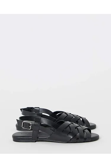 صندل سيمبلي بي باللون الأسود