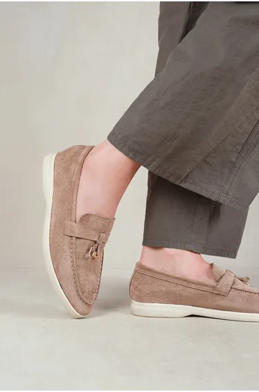 حذاء فلات وير از ذات فروم باللون الأخضر