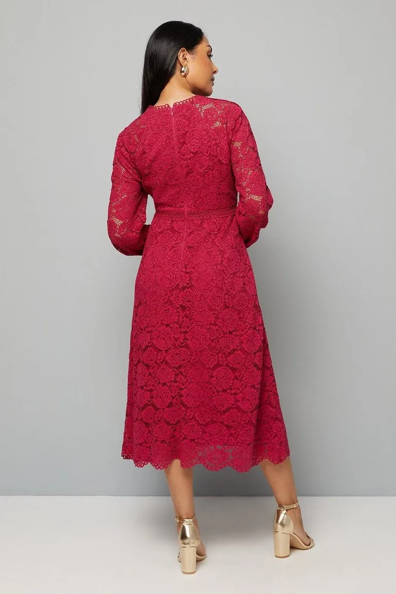 Petite Lace Long Sleeve Fit & Flare Midi Dress Wallis : Premium Dresses : VogaCloset Bahrain Petite Lace Long Sleeve Fit & Flare Midi Dress Wallis : Premium Dresses : VogaCloset Bahrain