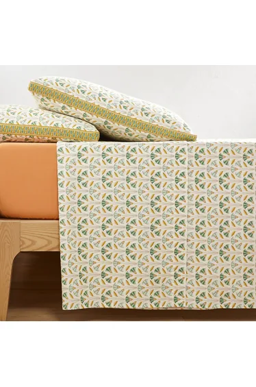 شرشف سرير بطبعة