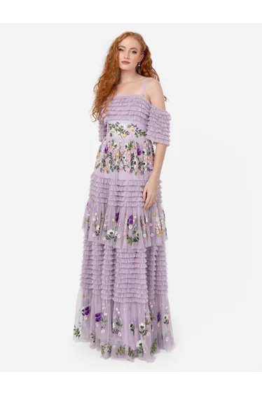 فستان ماكسي بكشكش بتطريز بطبعة أزهار 