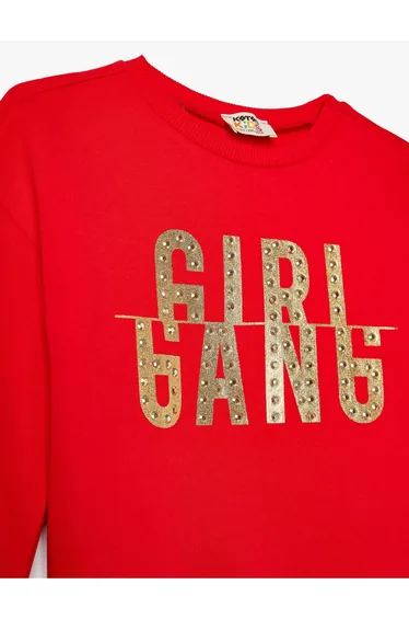 سويتشيرت بأكمام طويلة بياقة دائرية بطبعة شعار