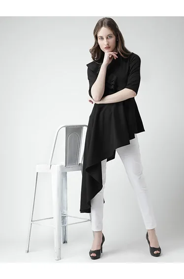 بلوزة بكشكش بحافة بطول متباين