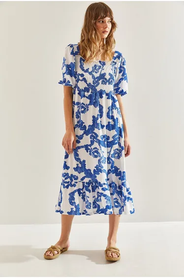 فستان ميدي بكشكش بياقة مربعة