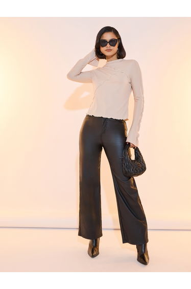 Overlock Seam Detail Lettuce Edge Rib Knit Top