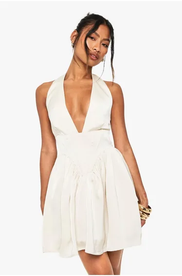 فستان قصير ساتان منفوخ بياقة هالتر لون كريمي