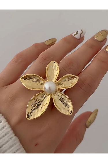 Faux Pearl Detail Flower Ring