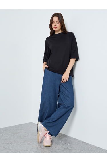 Women Flowy Straight Leg Jeans