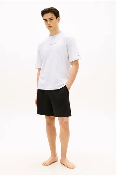 تيشيرت تومي هيلفيغر رمادي بأكمام قصيرة