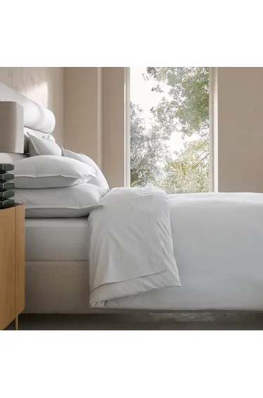 غطاء للسرير ايه ام. بي ام باللون الرمادي