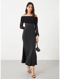 Off-Shoulder Mermaid Hem Bodycon Maxi Dress