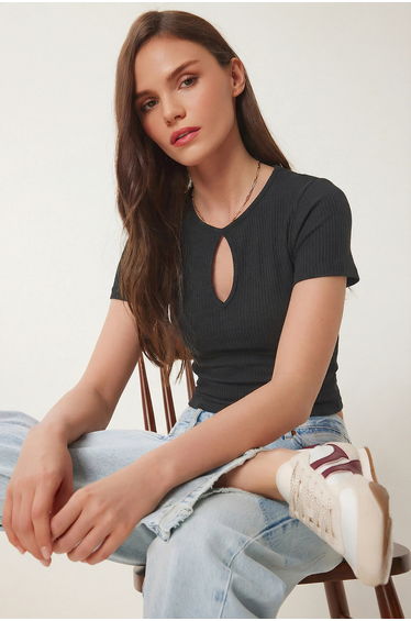 ISTANBUL Ribbed Crew Neck Cut Out Crop Top