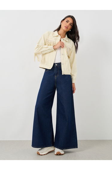 Regular Fit Buttoned Denim Jacket with Fringes Detail
