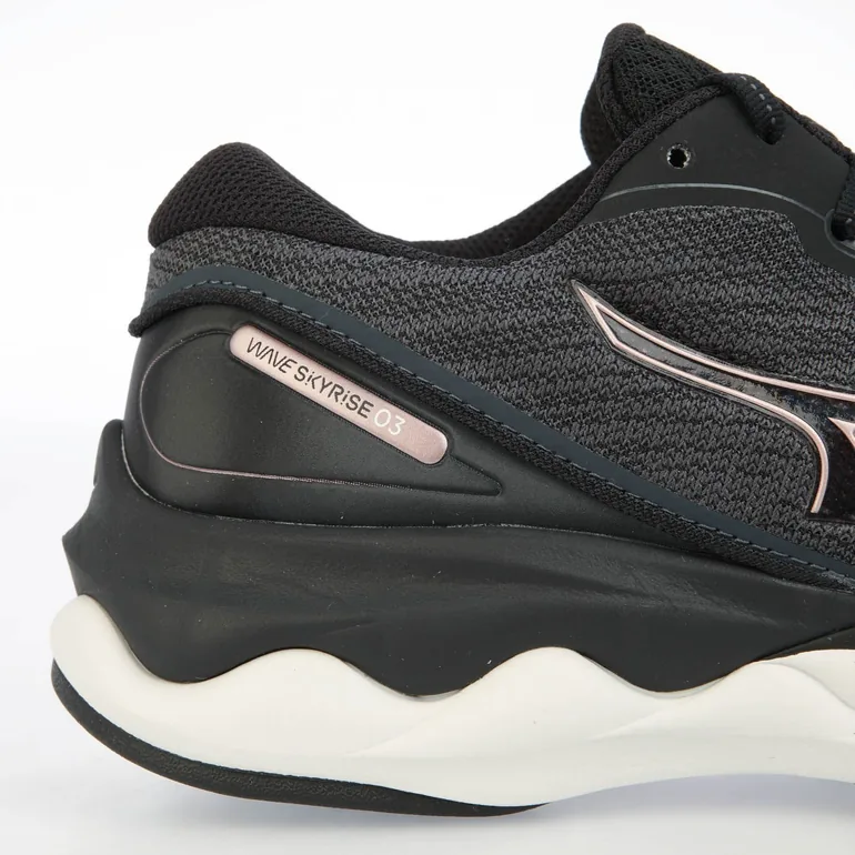 Women's Mizuno Wave Skyrise Running Shoes in Black - 5