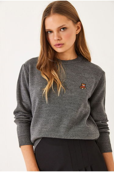 LUCCI Embroidered Crew Neck Sweater