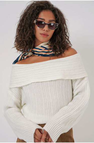 BDART Oversized Ribbed Sweater with Madonna Collar