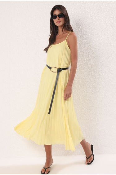 Light Yellow Plain Slit Midaxi Pleated A-line Tulle Flexible Knit Dress