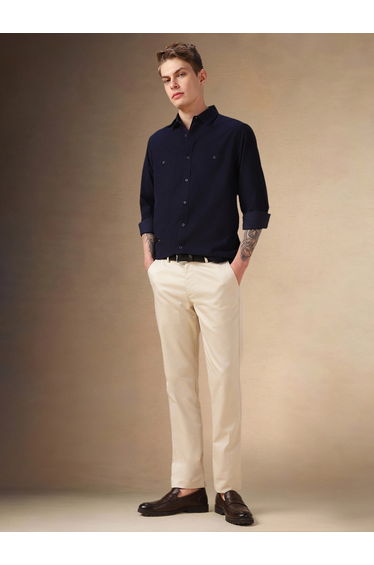 Solid Relaxed Fit Spread Collar Curved Hem Shirt