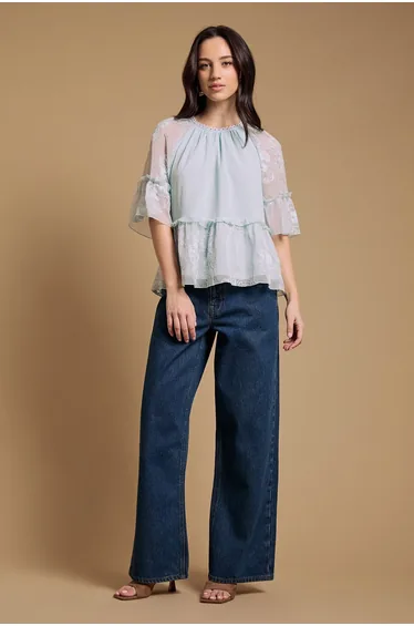 بلوزة شيفون بكشكش بيبلوم