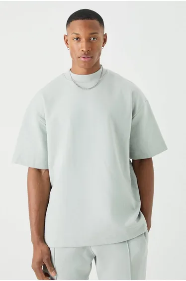 تيشيرت بتصميم واسع