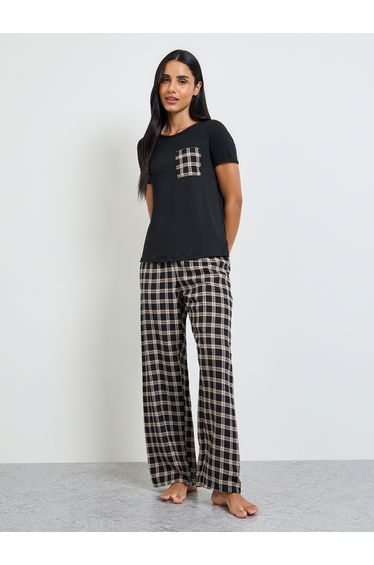 Black Checked Pocket T-Shirt and Pyjama Set