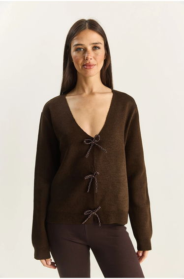 LUCCI Button Detailed Knit V-Neck Cardigan product thumbnail 2
